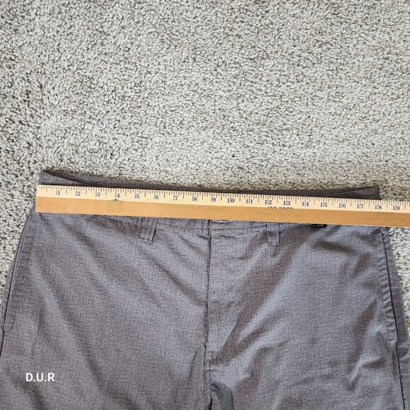 Travis Mathew Golf Shorts Mens 36X10 Gray Flat Front Lightweight Stretch‎ Casual - Picture 8 of 11